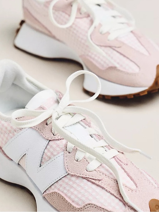 New Balance Shoes - NWT 🩷 👟 New Balance Pink and Stone White Gingham Women's Athletic Sneakers 327